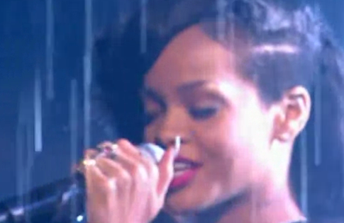 Rihanna - Diamonds (The X Factor UK)