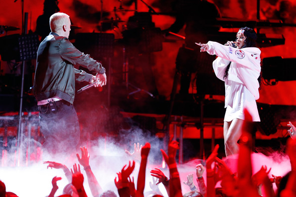Eminem & Rihanna Perform “The Monster” At MTV Movie Awards