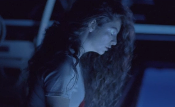 Lorde - Yellow Flicker Beat (Video)
