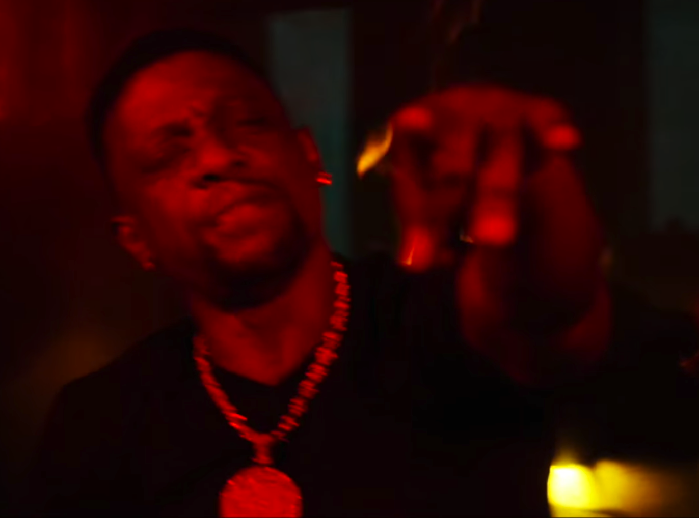 Boosie Badazz is back with another video from his latest track entitled 'Break Em Off'. 'Break Em Off' was directed by @Chuck StarFilms.